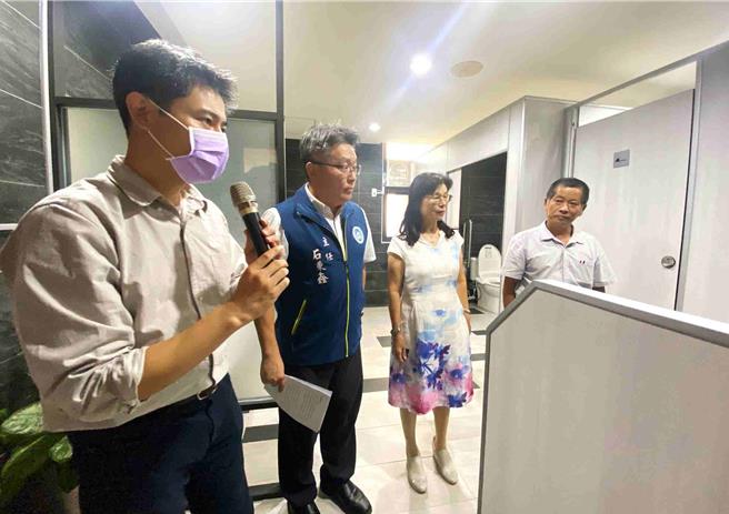 为让公厕管理单位更积极，县府今年4至8月透过两阶段无预警评鑑方式，落实优质公厕评鑑计画。（吕妍庭摄）