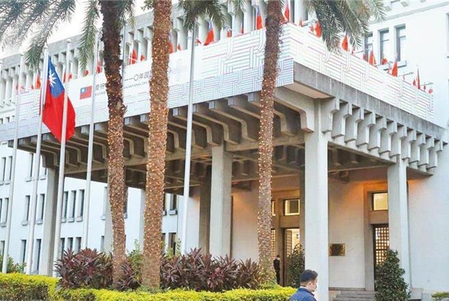 外交部驻奈及利亚前馆长杨文升，被控援交外馆雇用的当地女清洁工，监察院调查后通过弹劾。（图为外交部外观、中时资料照）