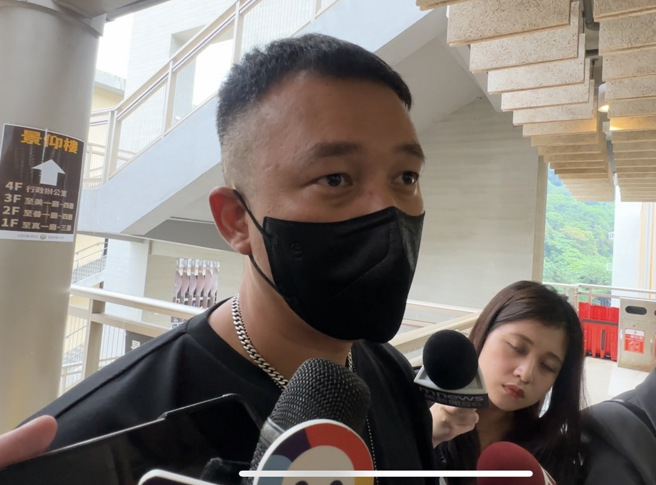 阿Ben在灵堂跟汪建民说了很多心里话。（图／池宗玲拍摄）