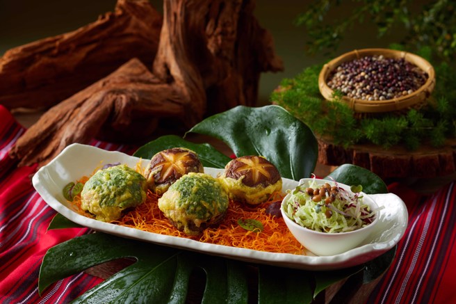 福容花莲店_「 原民树豆酿封肉」以号称原住民威而钢的「树豆」，浓郁香气融合猪肉的鲜美，慢火焖煮至入味，口感细腻。(福容饭店提供)