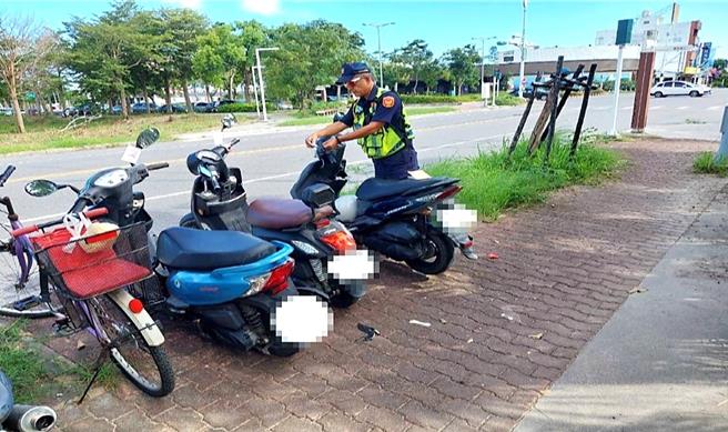 台东火车站周边人行道机车违规停车乱象多，台东县警察局自10月起将强力执法取缔。（台东县警察局提供／萧嘉蕙台东传真）