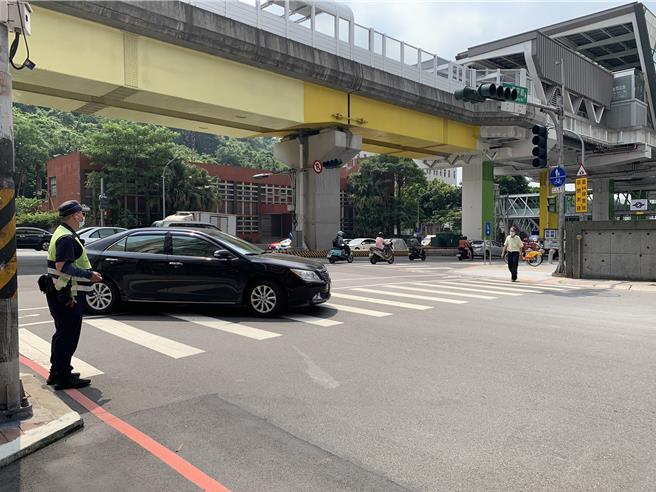 新北今年7月創下「無」行人死亡事故的好成績。（新北交通大隊提供）