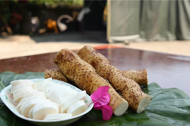 「原生種山藥」是台灣特有的山藥品種，有別於其他山藥品種，新北山藥口感香Q綿密，不論風味和營養成份都完勝進口山藥。（台北凱達大飯店提供）