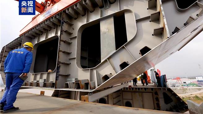 包银高铁黄河第一跨，乌海特大桥合龙。（大陆央视）