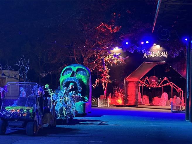 全台最大万圣庆典与国同庆，10月10日起每周五再加开夜间游行。（六福旅游集团提供）