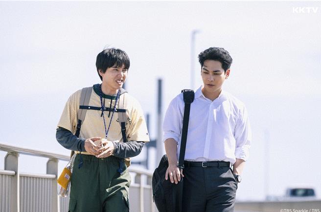 柳乐优弥（右）首度共演坂东泷太就「告白」 形容词害对方笑喷。（KKTV提供）