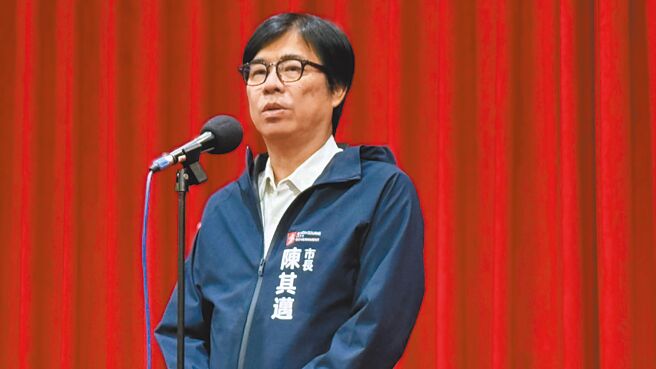 高雄市长陈其迈8日证实，台积电高雄P3厂10月正式动工，另将扩建P4、P5厂，最近会启动环评程序。（柯宗纬摄）