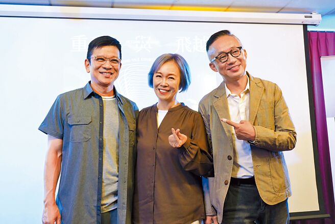 熊美玲8日舉辦「重現與飛越 林秋離音樂故事展」發布會，陳子鴻（左）、許常德站台。（創客音樂工作室提供）