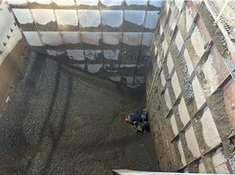 雲林工安意外！移工摔落10米沙石坑遭埋僅「露頭」搶救中