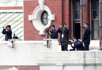 國慶維安提高升級！「狙擊手」總統府頂樓緊盯  最新槍響偵測器出籠