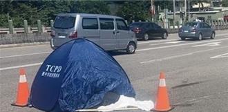 國慶死亡車禍！東勢大橋水泥車擦撞機車   女騎士捲入車底輾斃