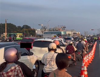 國慶焰火傍晚6點湧入逾15萬人 3公里車潮塞爆1小時