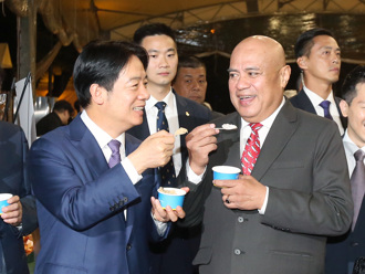 吐瓦魯總理訪台逢生日 賴清德請吃紅蟳米糕當蛋糕