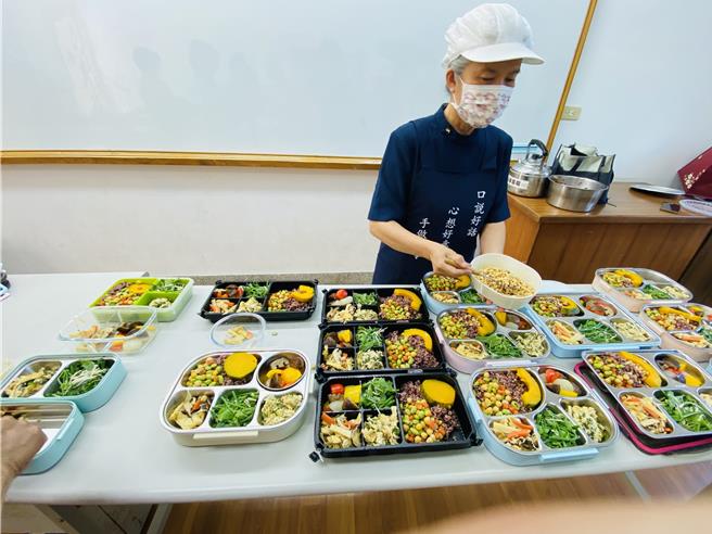 豆製品搭配蔬菜烹煮，營養更加分。（孫英哲攝）