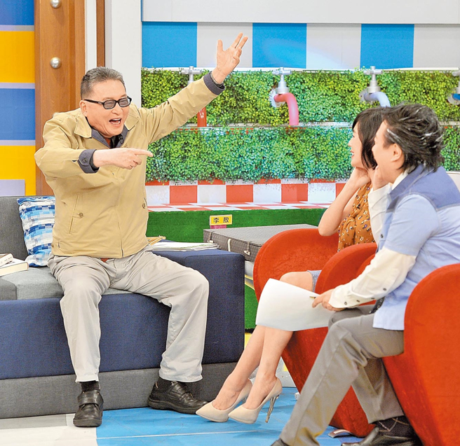 李敖2013年再上《康熙来了》，自称身体很健康。（图／中时资料照）