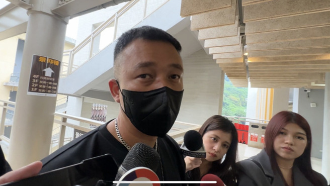 阿Ben日前赴汪建民灵堂致意。（图／池宗玲拍摄）