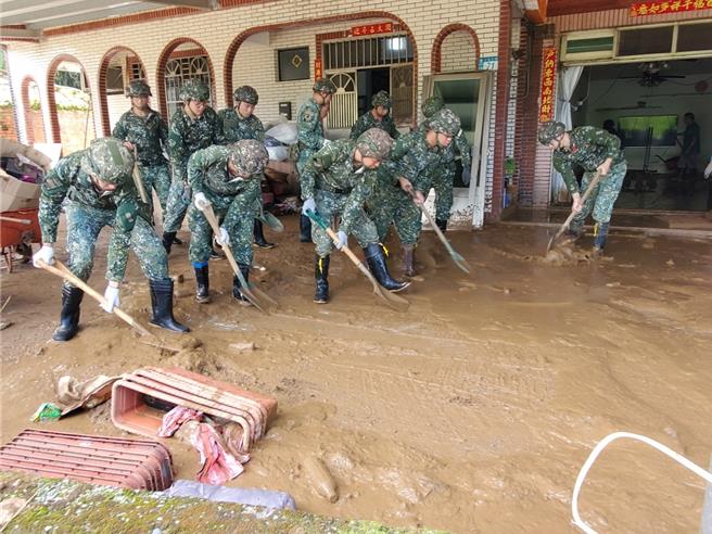 三芝區在此次豪雨中受到不小災情，災後復原工作持續進行中。（三芝區公所提供）