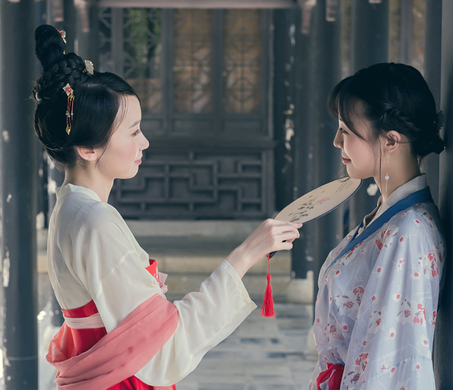 古代大戶人家嫁女兒都會帶著丫鬟陪嫁，除了能貼身照顧自己，更重要的是在小姐孕期或生理期時，滿足男主人的生理需求。（示意圖：Shutterstock／達志）