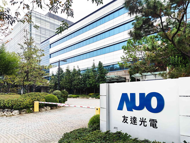 面板廠第三季營收出爐，受客戶提前拉貨影響，面板雙虎營運旺季不旺。友達第三季合併營收777.5億元，季增4.6％，群創第三季合併營收約553億元，季減2.8％。圖／本報資料照片