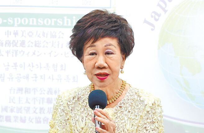 台积电位于美国亚利桑那州首座晶圆厂已试产成功，预计12月初举行完工典礼。前副总统吕秀莲表示，台积电没有到美国加州，起码也要放在德州，怎会在亚利桑那州？这对台湾是很大的侮辱。（本报资料照片）