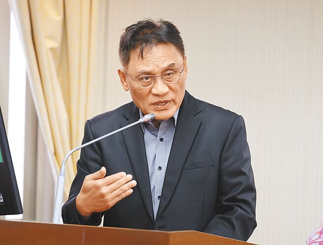 對於立委詢問「原住民禁伐補償是浪費公帑？」原民會主委曾智勇9日在立法院表示，他不認為這是浪費公帑，而是一下子增太多、太快，應該逐步編列。（姚志平攝）