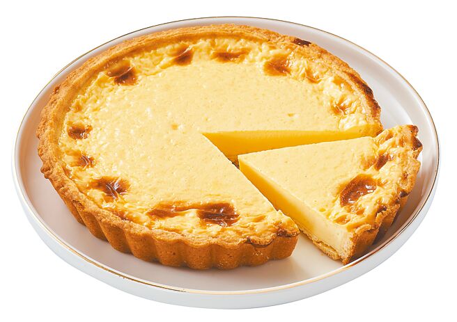 全聯We Sweet X TAIPEI FASHION WEEK臺北時裝週法式布蕾派，85元。（全聯提供）