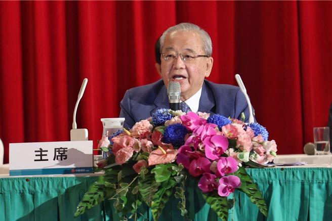中信金董事長顏文隆主持股東臨時會。（中信提供）
