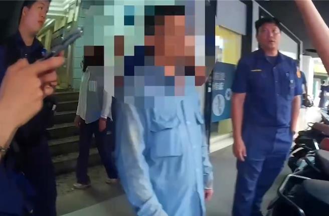 警方表示，该菸弹初验呈依托咪酯阳性反应，询后依毒品危害防制条例罪嫌，将赵姓男子移送高雄地检署侦办。（翻摄画面／纪爰高雄传真）