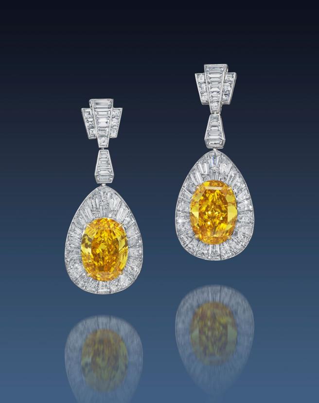 「The Oriental Sunrise」黄钻耳环，估价在5000万至8000万港币之间(2亿1000万至 3亿3510万台币）。（Christie’s提供）