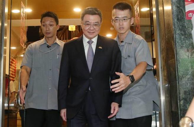 行政院发言人李慧芝表示，卓院长11日在备询时对午间餐叙的后续发展表达乐观，认为「快乐的人看到希望，忧虑多的人会看到遗憾」，期望立法院韩国瑜院长能够在下周召开协商，让总预算案能够有进一步的进展。（赵双杰摄）