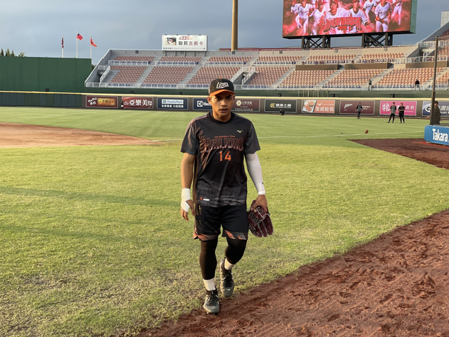 统一狮外野手邱智呈。（毛琬婷摄）