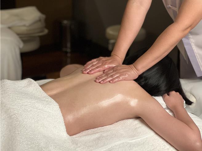 俪漾SPA券每张4000元，可享超人气「60分钟东方经络疗程」，让身心放松纾压。（北投丽禧温泉酒店提供）