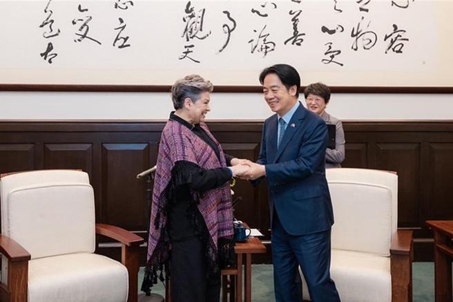 总统赖清德11日接见瓜地马拉共和国第一夫人贝娜多。图／总统府提供