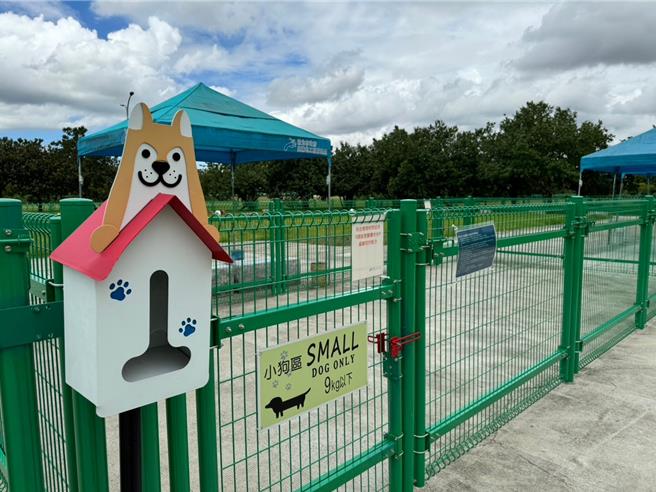 浮洲寵物公園入口改善更方便民眾進出。（新北市高灘處提供）