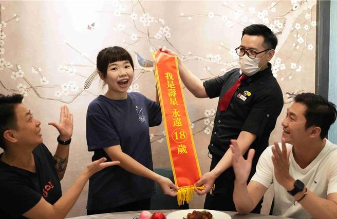 台菜餐廳「膳馨」歡慶11周年，推出「我生日，您也生日」專屬慶生套餐。圖／膳馨提供