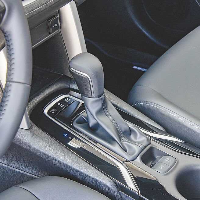 全车系标配EPB电子驻车煞车系统及Auto Hold自动定车煞车系统。（陈大任摄）