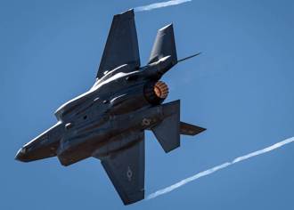 F-35和颱风战机1对1首「空战」 北约飞行员曝意外结果