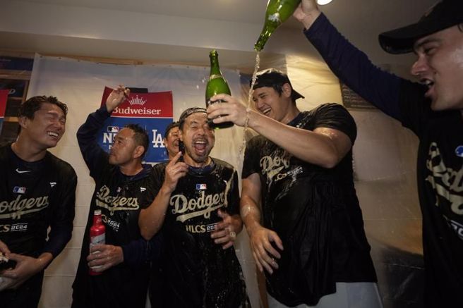 道奇慶祝晉級國聯冠軍戰。（美聯社）