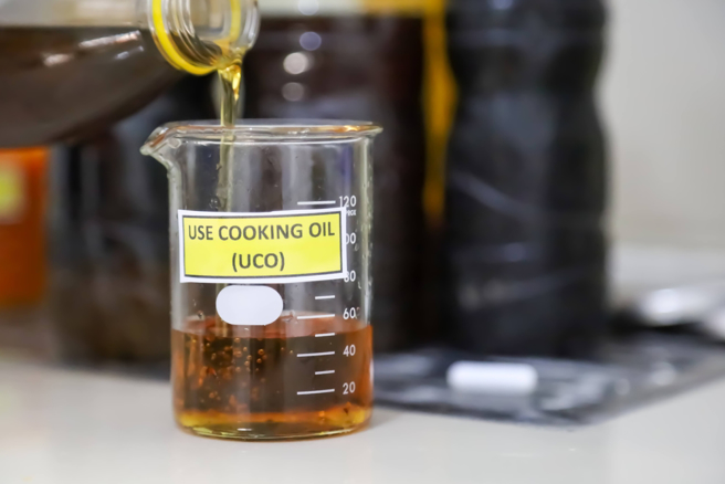 日本废弃食用油将用于生产永续航空燃料。（示意图/达志影像/shutterstock）
