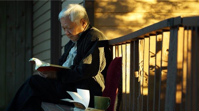 影响台湾现代诗深远的文坛巨擘、第27届台北文化奖得主痖弦11日安息主怀，享耆寿92岁。（文化局提供）