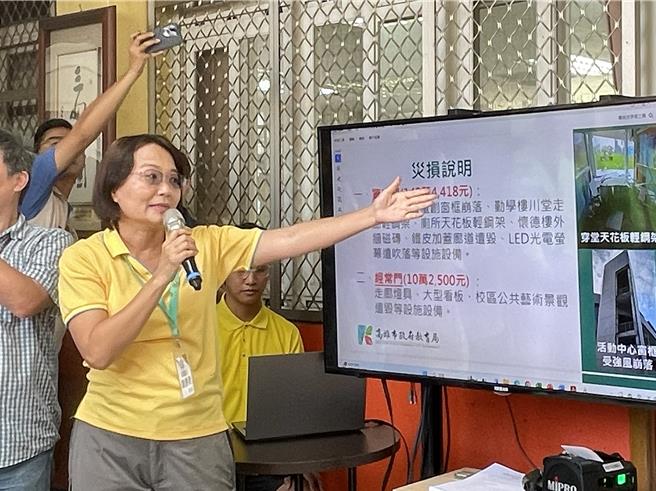 前镇国小校长谢惠君指出，校园内灾损维修初估要170万元以上，这周由全校师生志工、家长会等人共同参与清理，让学生们能平安上学。（纪爰摄）