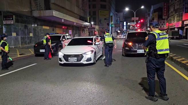 臺南市警局從11日起展開一連串掃蕩行動。（圖警方提供／簡銘柱翻攝）