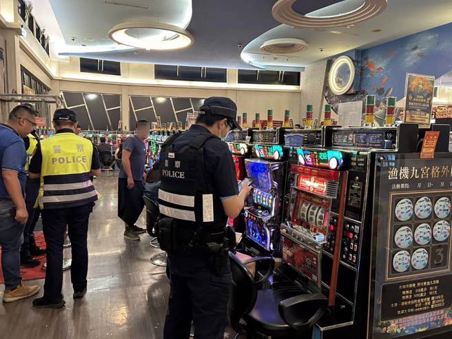 臺南市警局從11日起展開一連串掃蕩行動。（圖警方提供／簡銘柱翻攝）