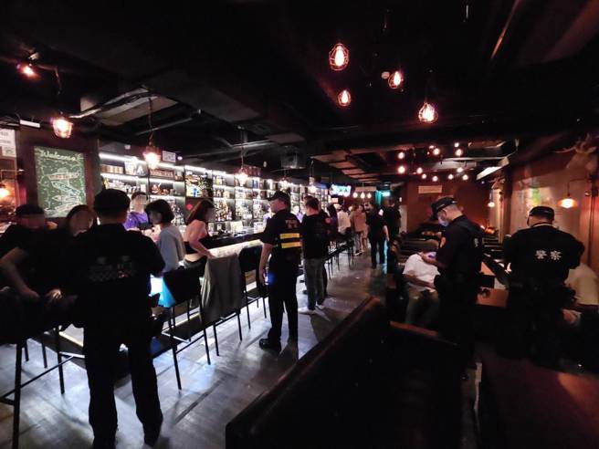 臺南市警局從11日起展開一連串掃蕩行動。（圖警方提供／簡銘柱翻攝）