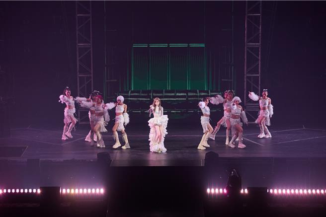 王心凌12日在台北小巨蛋嗨唱。（天晴娱乐／宽宏艺术提供）