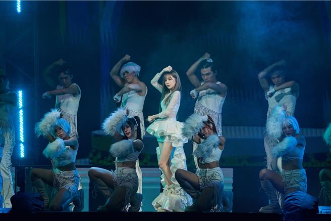 王心凌12日在台北小巨蛋嗨唱。（天晴娱乐／宽宏艺术提供）