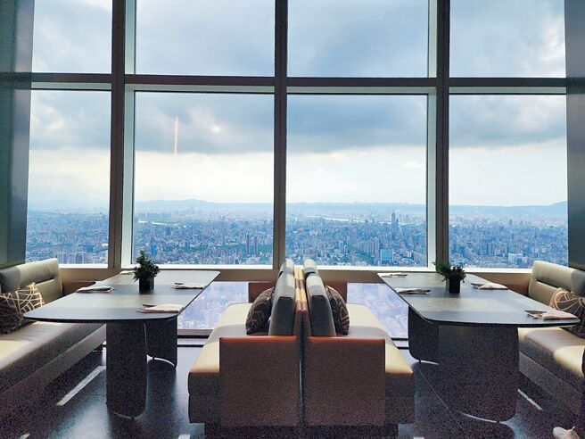 坐拥台北101高楼无敌景观的〈飨 A Joy〉，被不少外国客称为「游台必访」的餐厅。图／姚舜