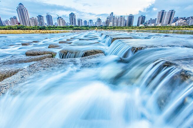 環境部規畫於2027年7月1日起納管飲用水PFAS濃度。（本報資料照片）