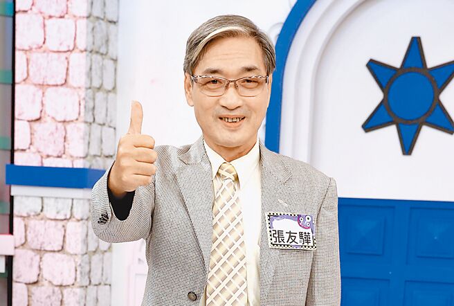 资深名嘴张友骅3日颱风夜外出滑倒导致头部重创，11日过世。（本报资料照片）