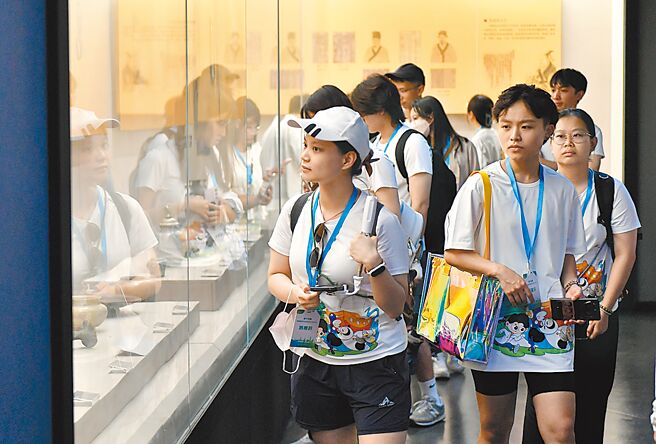 10月31日將於文化大學舉行的「兩岸高等教育論壇」申請專案通過。圖為兩岸研習營活動。（中新社）